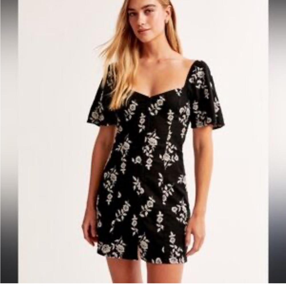 Abercrombie & Fitch Black and White Floral Mini Dress